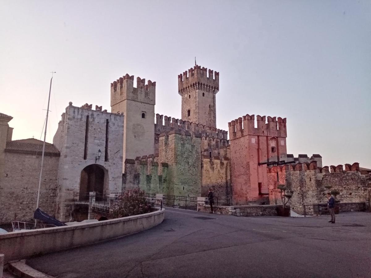 Villetta Daniela - A Due Passi Dalla Spiaggia Sirmione Kültér fotó